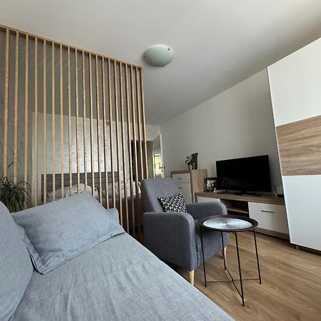 Kalwaryjska Spot Apartment In A Good Location Krakau Buitenkant foto