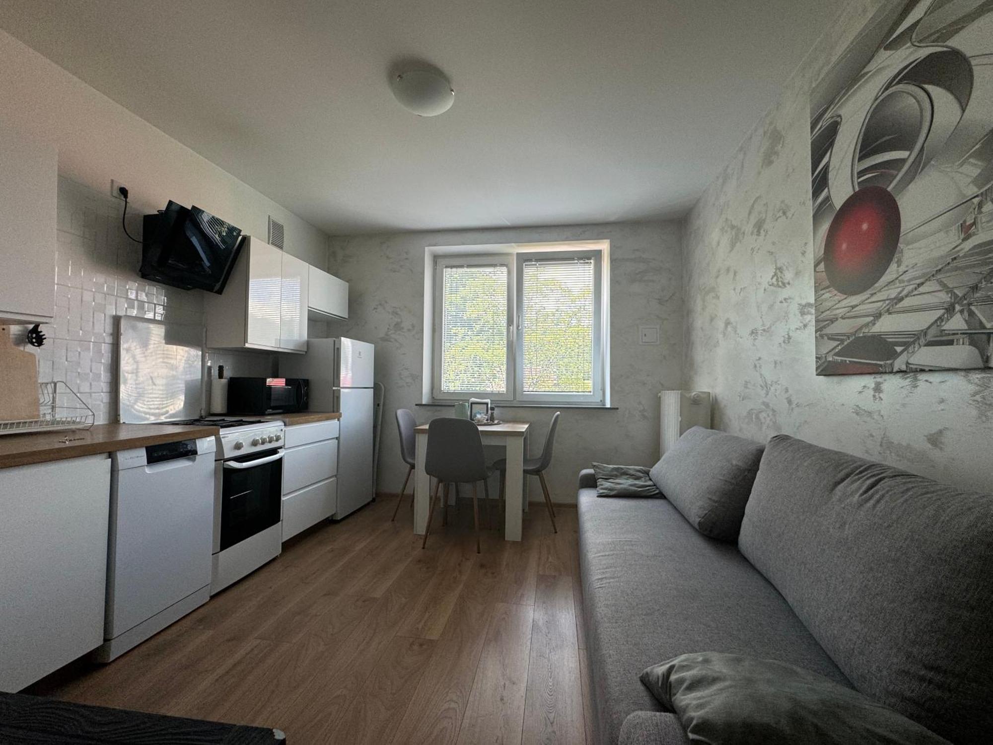 Kalwaryjska Spot Apartment In A Good Location Krakau Buitenkant foto